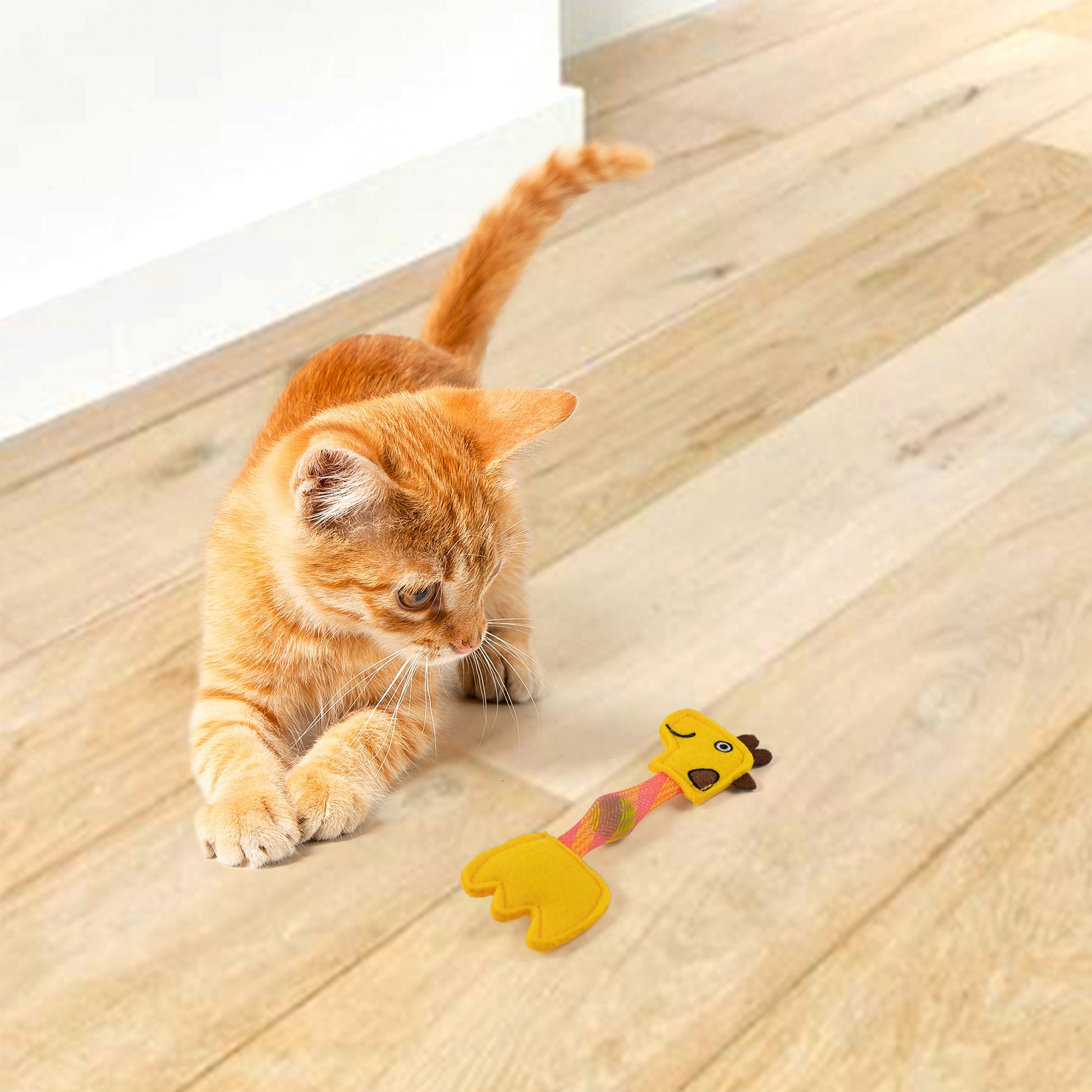 FOFOS Giraffe Flicking Tube Inside Bell Ball Catnip Interactive Toy For Cat - Yellow - Heads Up For Tails