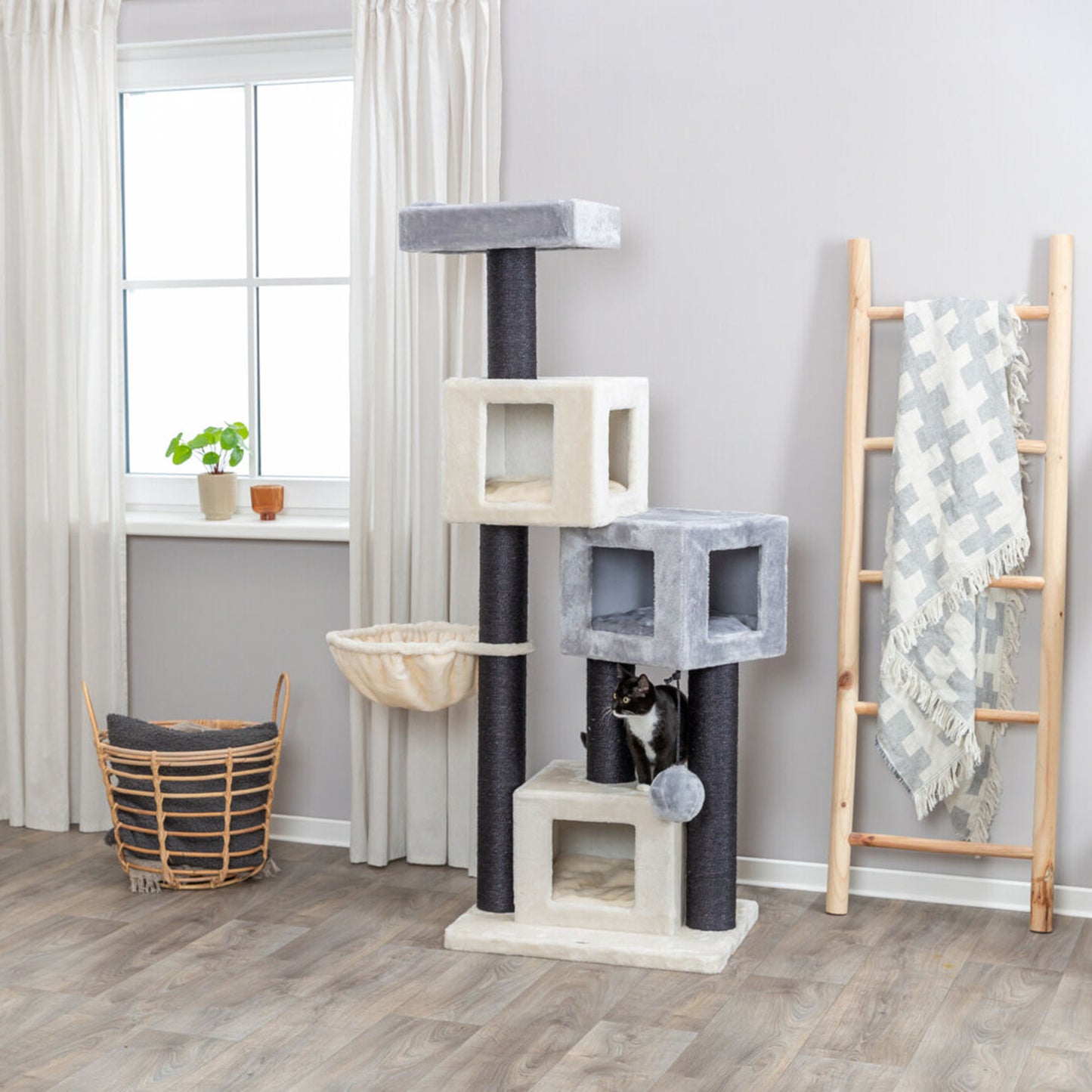 Trixie Enzo Scratching Post Cat Tree - Cream & Grey_03