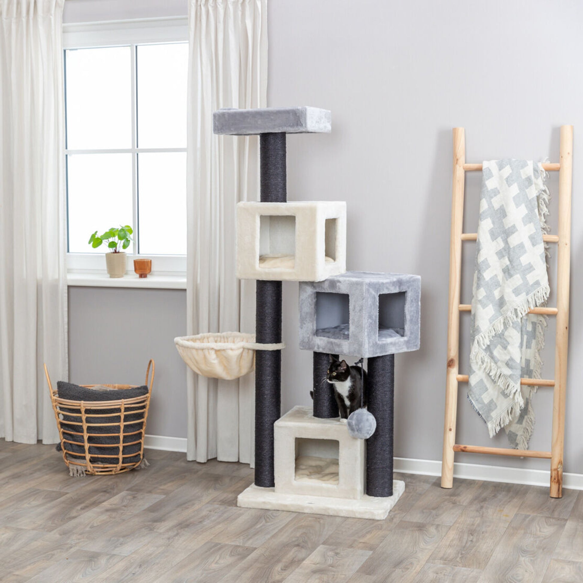 Trixie Enzo Scratching Post Cat Tree - Cream & Grey_03