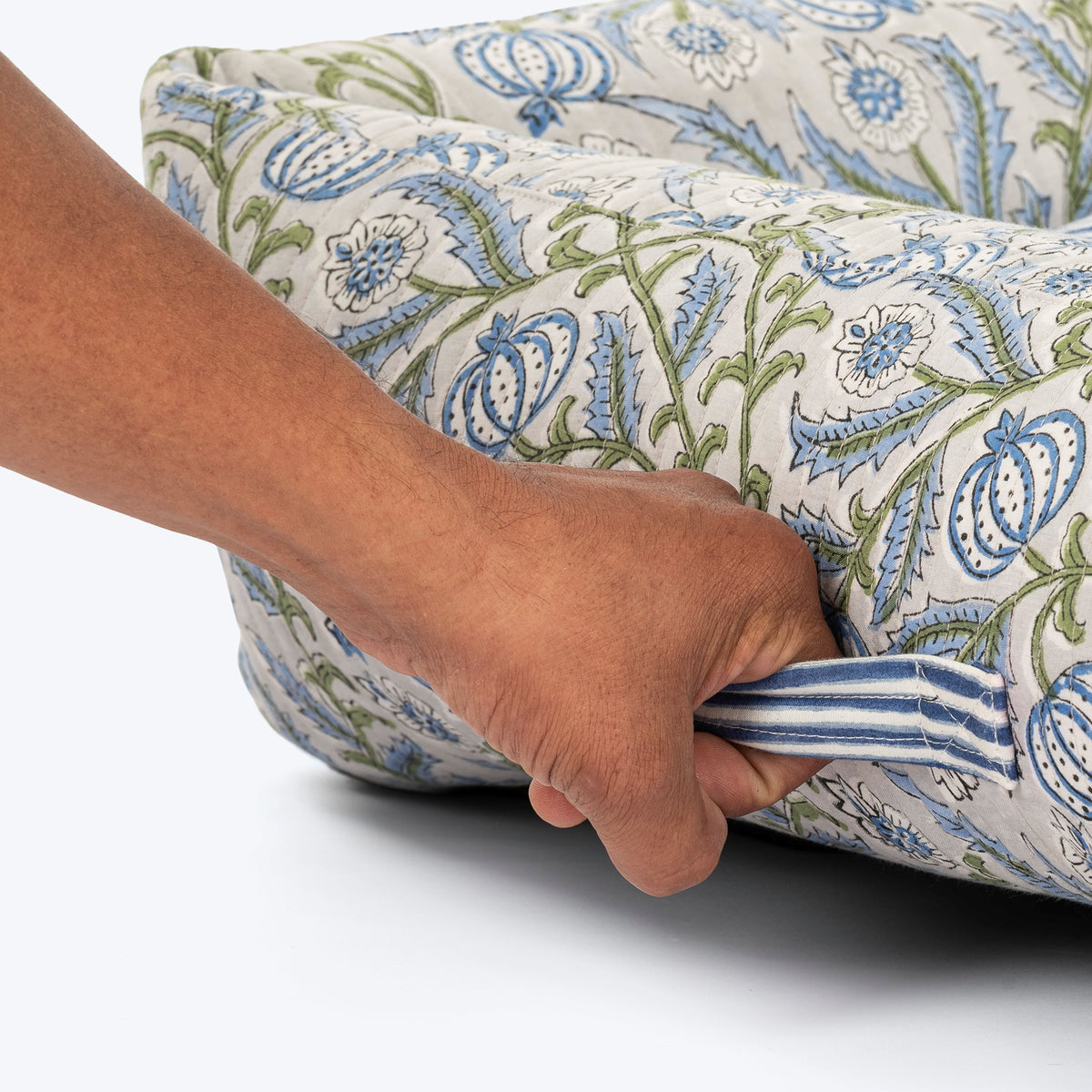 HUFT Jaipuri Baagh Lounger Dog Bed - Indigo