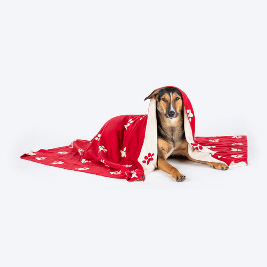 HUFT Paws & Cuddles Blanket For Dog & Cat - Red - Heads Up For Tails