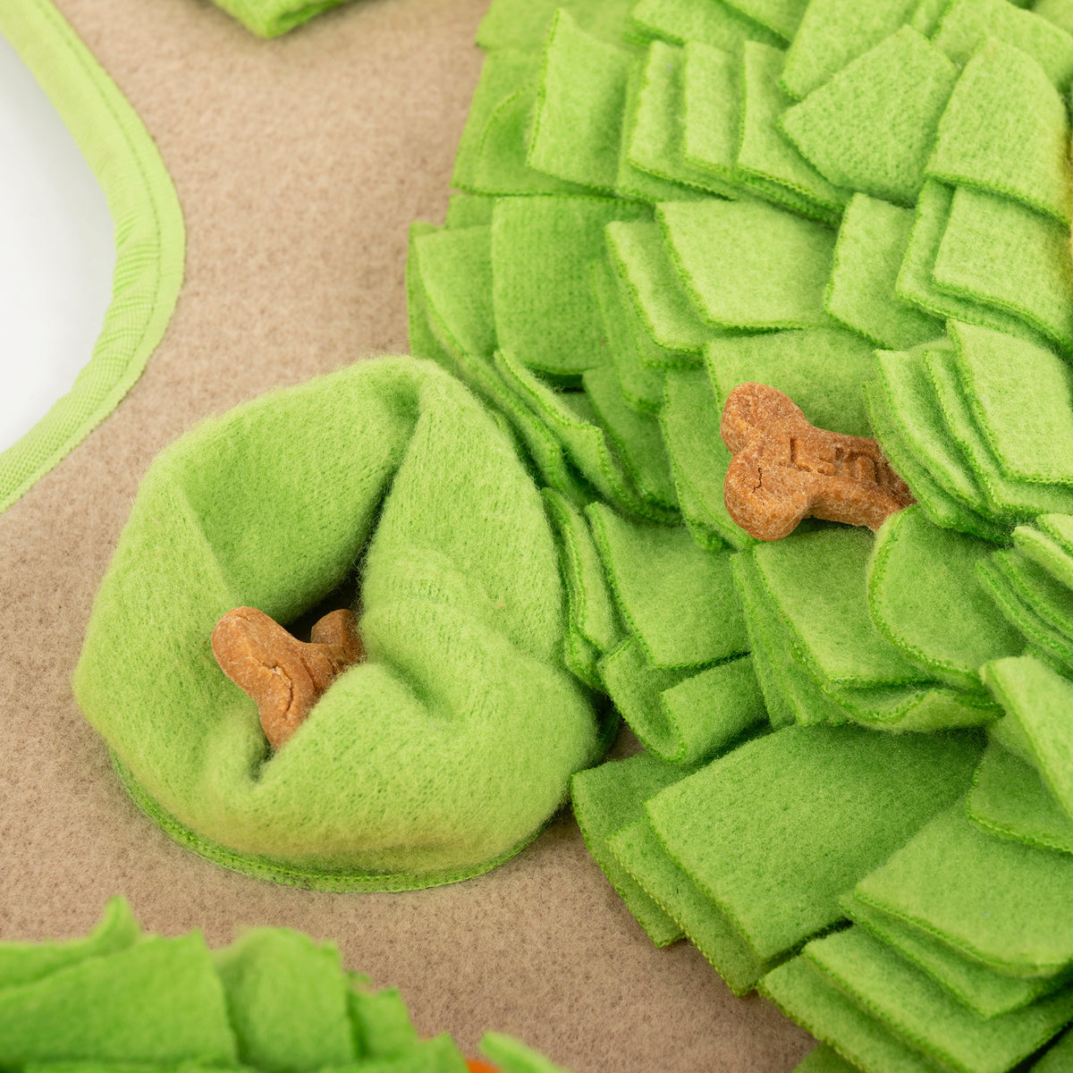 HUFT Ruffle Snuffle Mat For Dog - Multicolor
