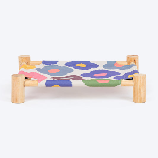 HUFT Elevated Cot Bed For Cat - Multicolor