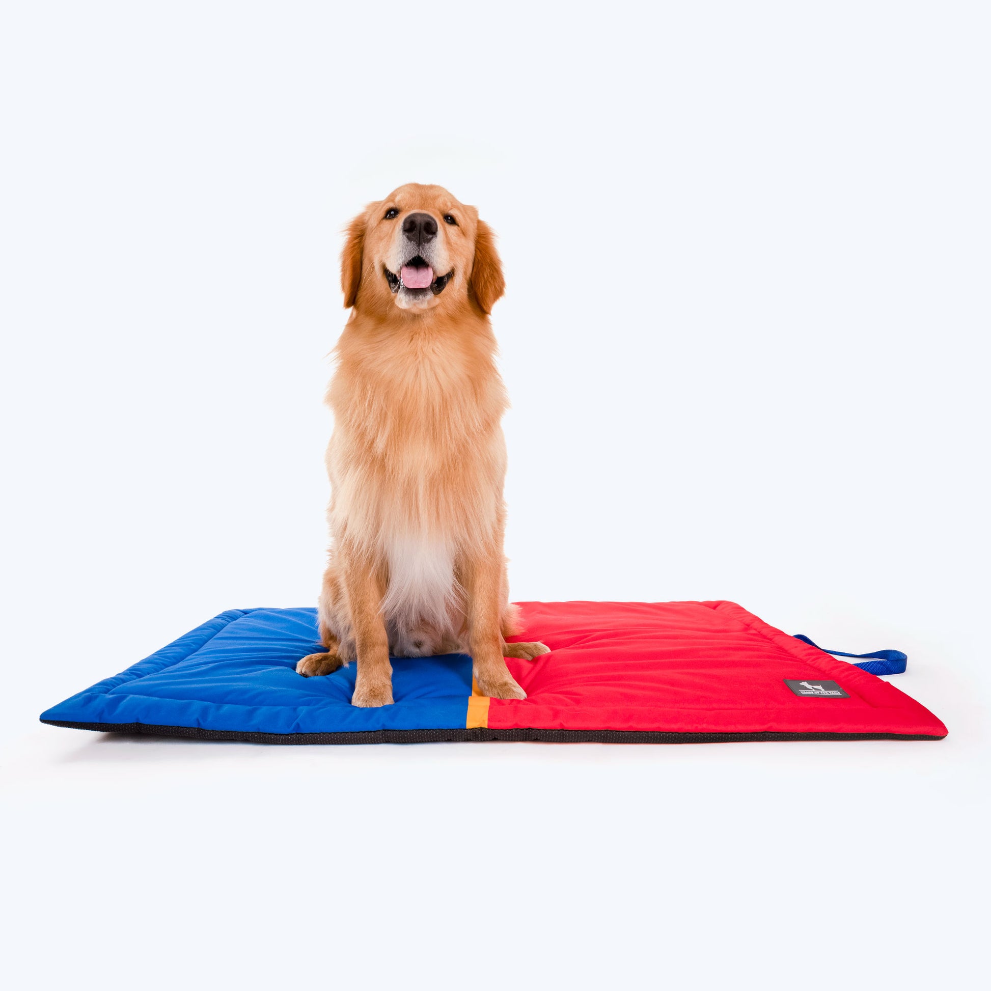 HUFT Nappy Noons Pet Mat - Red & Blue_03