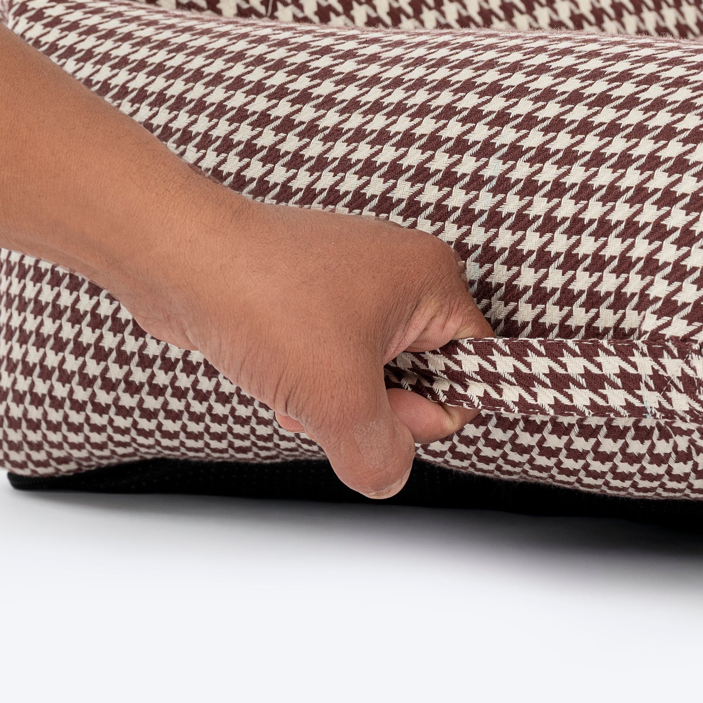 HUFT Cookie Houndstooth Lounger Bed For Dog - Brown - Heads Up For Tails
