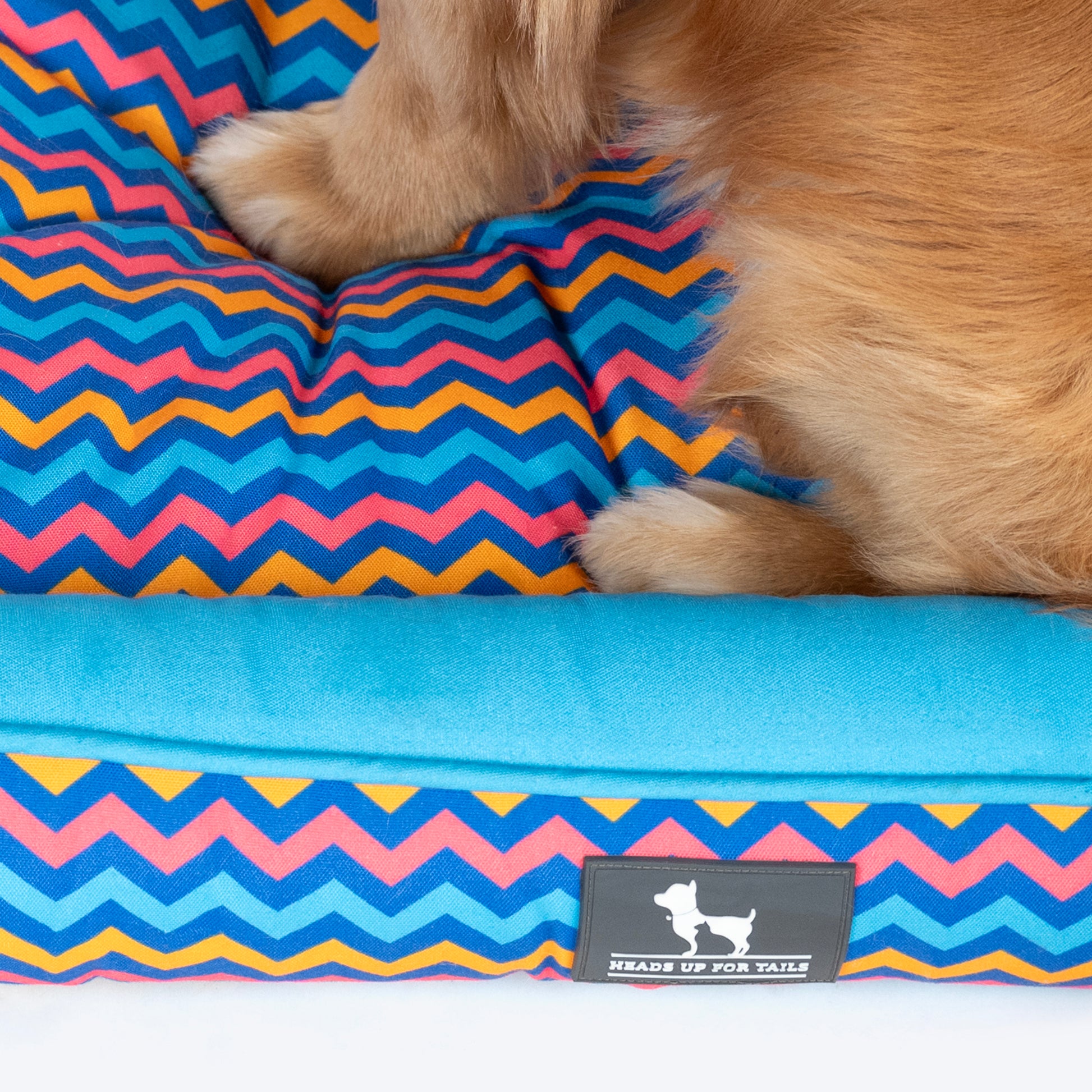 HUFT Zig Zag Wag Personalised Lounger Bed For Dog - Multicolor - Heads Up For Tails