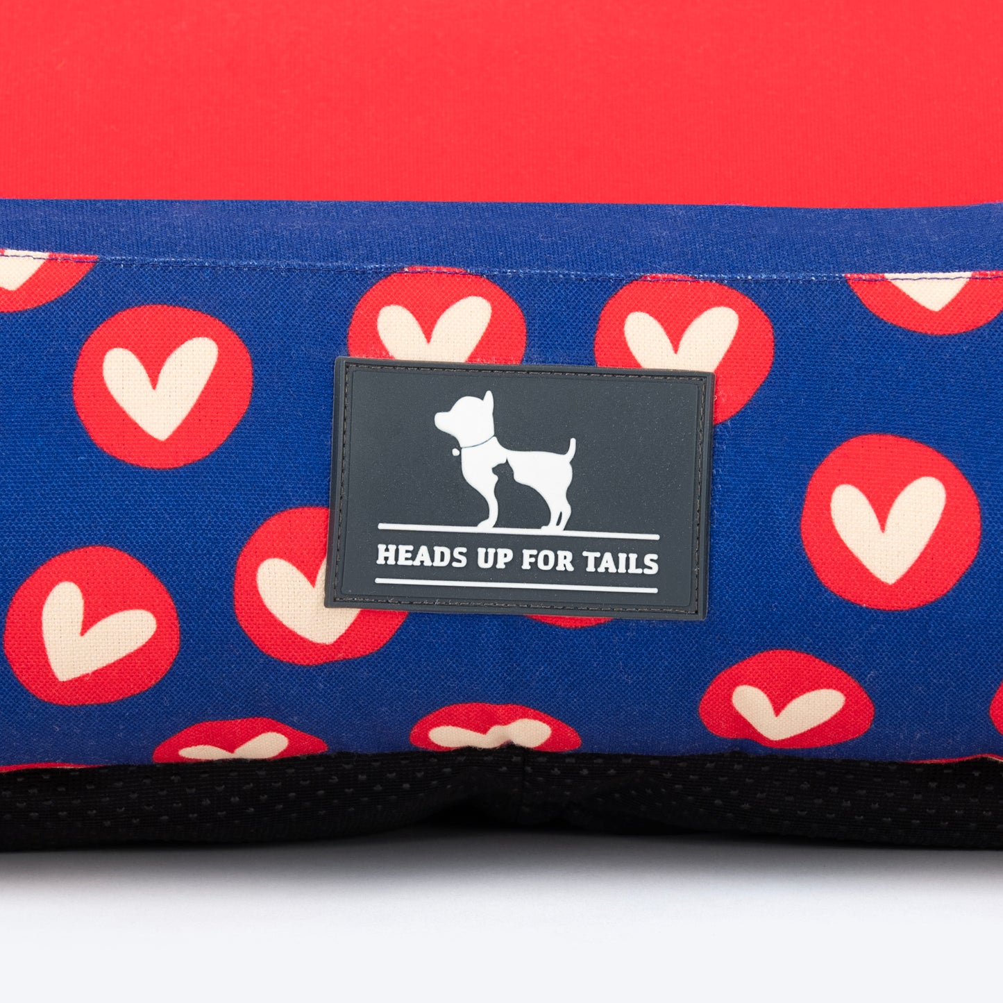 HUFT Cuddle Love Lounger Dog Bed - Red & Navy