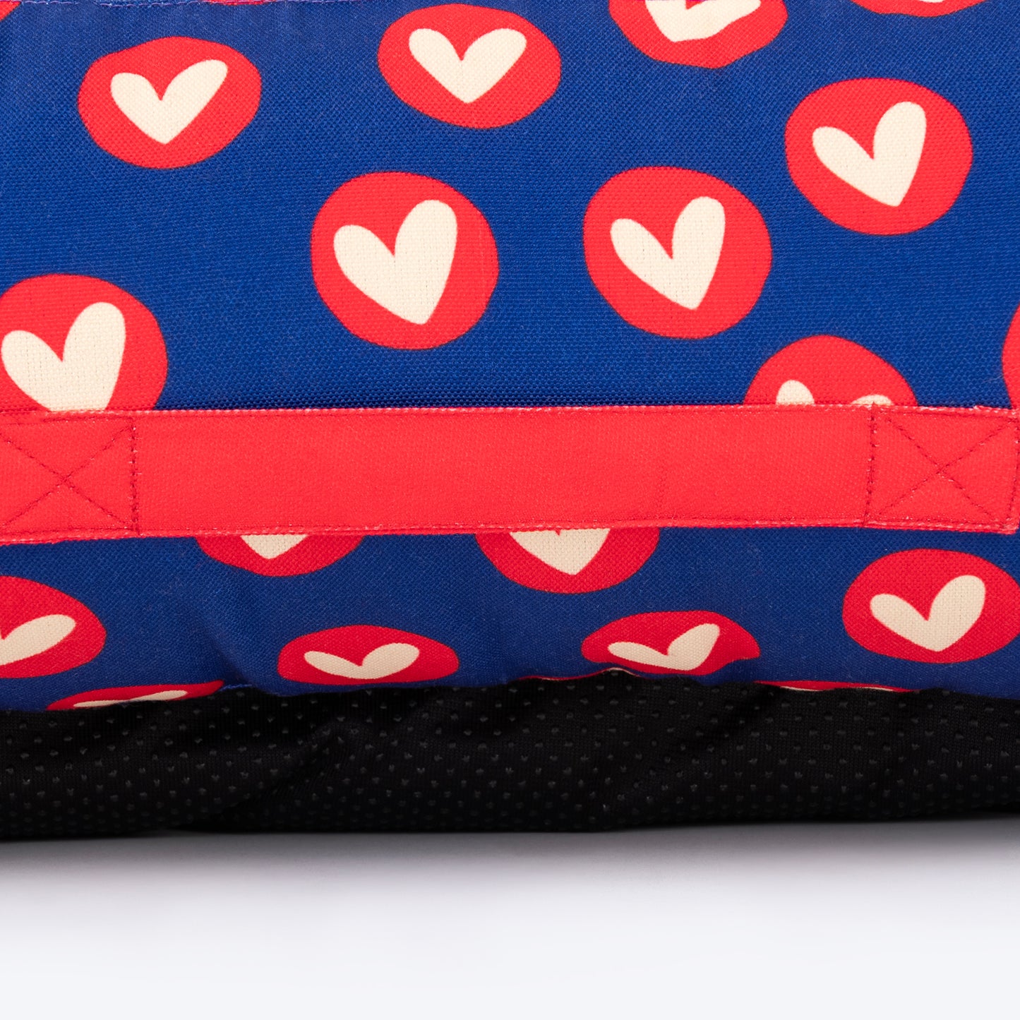 HUFT Cuddle Love Lounger Dog Bed - Red & Navy